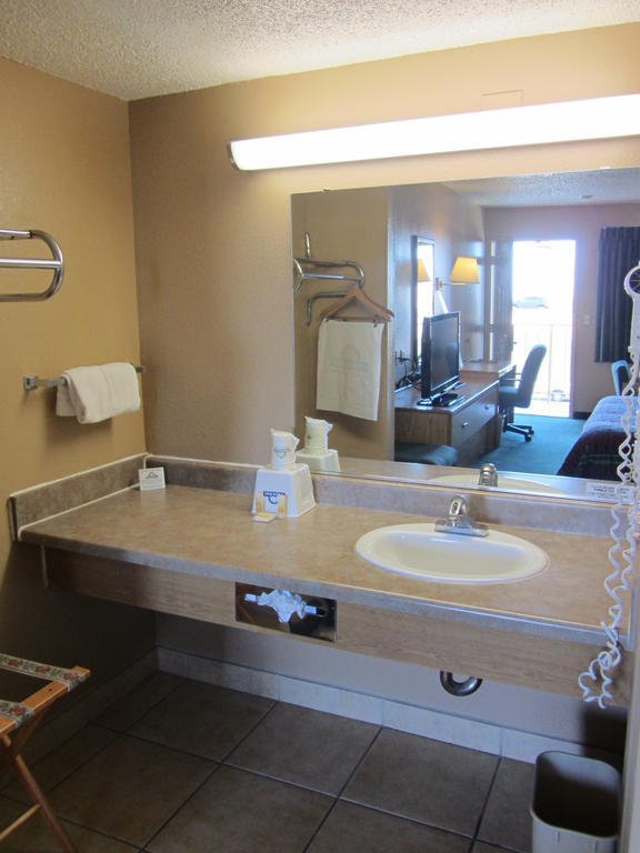 Deluxe Queen Room with Two Queen Beds - Non-Smoking