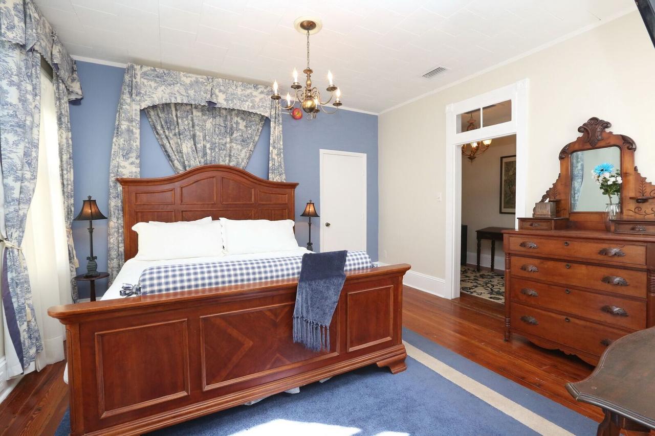 Deluxe King Room,539917452:JPEG