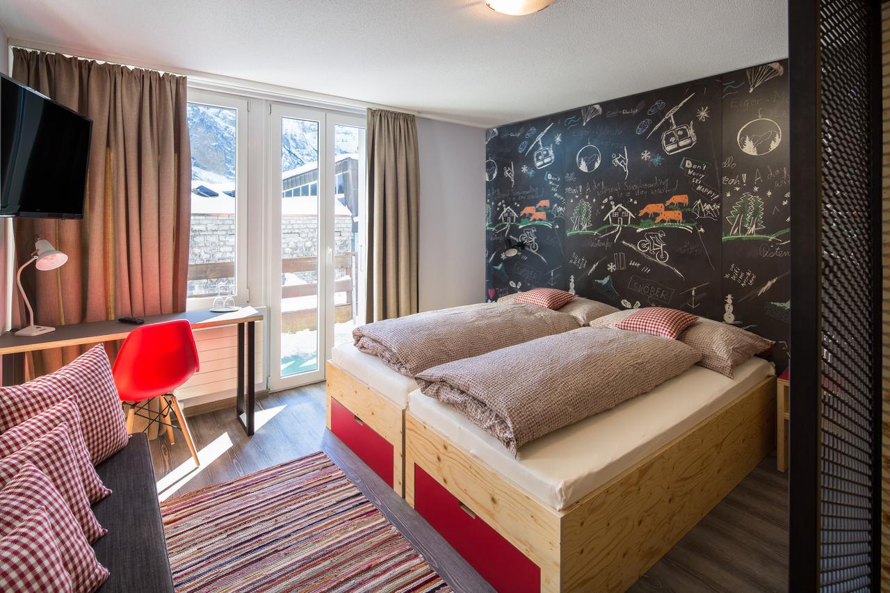 Double Room with Mountain View and Private Bathroom