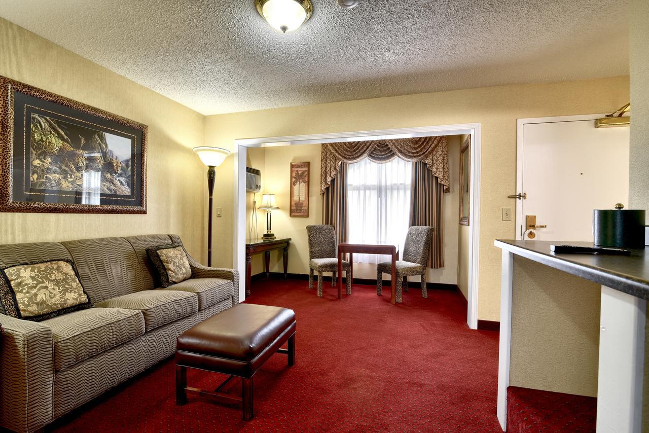 Double Suite Lawn view,548667723:JPEG