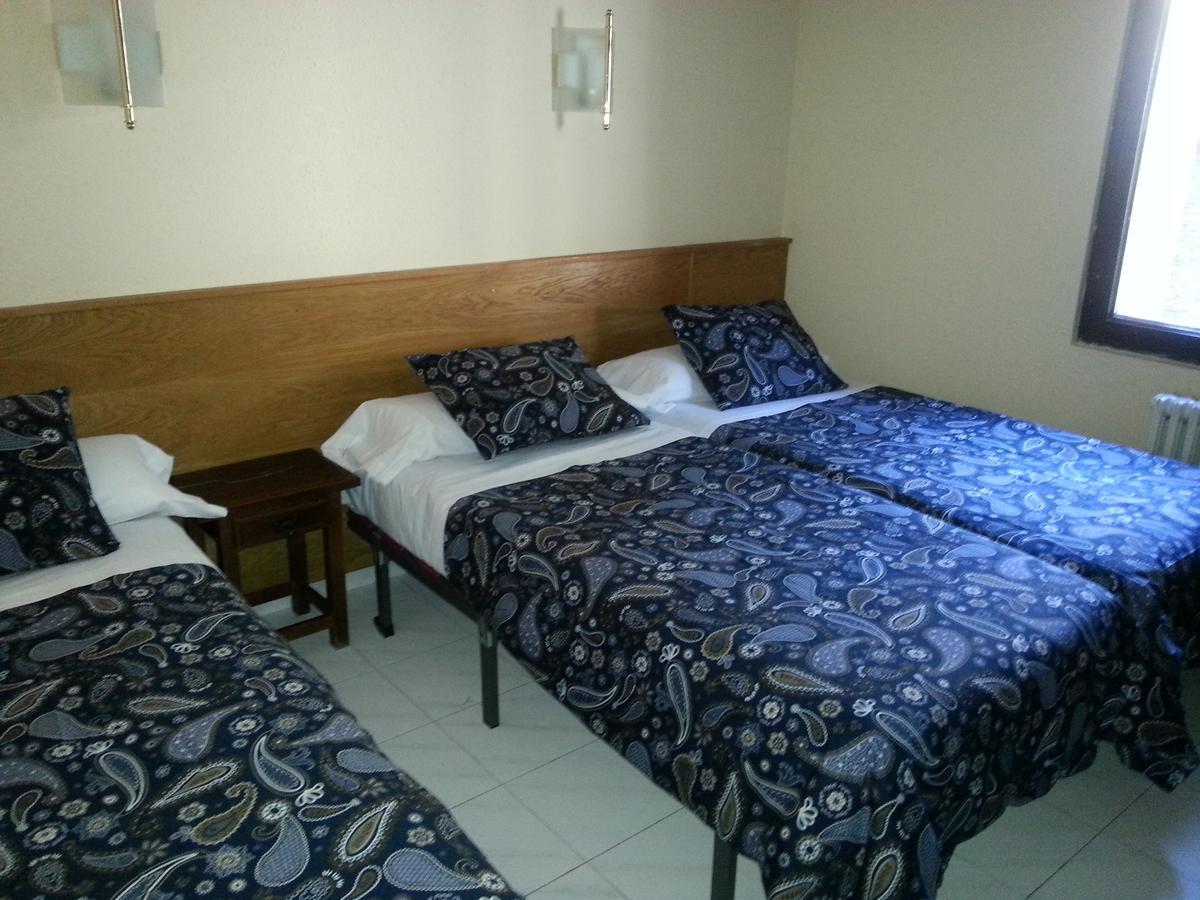 Triple Room,687212994:JPEG