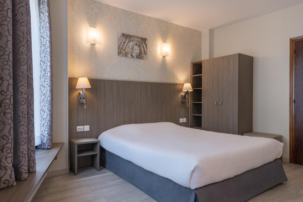 Double Room Shower