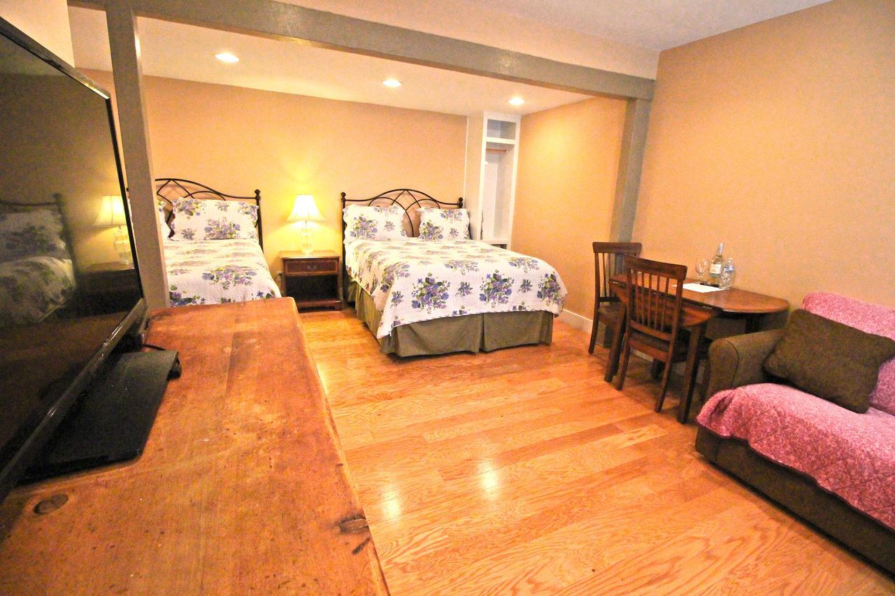 Double Room,560322990:JPEG