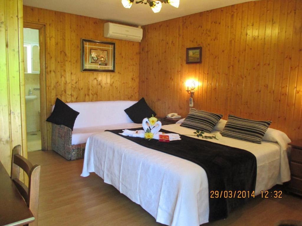 Habitación Doble con bañera de hidromasaje y aparcamiento