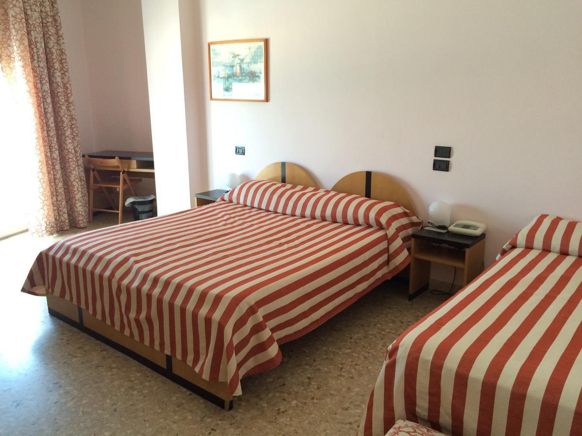 Standard Triple Room with Sea View,1499183488:JPEG