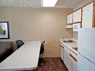 Deluxe Studio with 1 Queen Bed - Non-Smoking