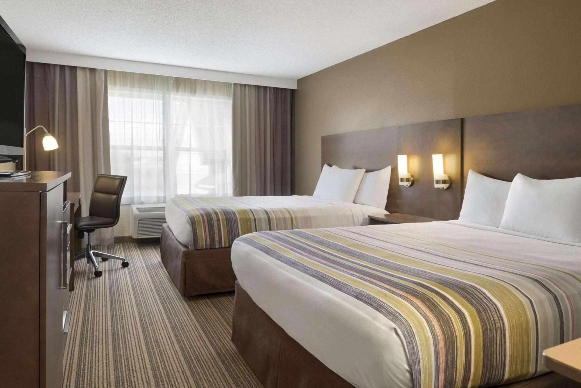 Queen Room with Two Queen Beds - Non-Smoking