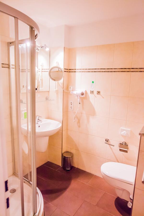 Single Room Private Bathroom