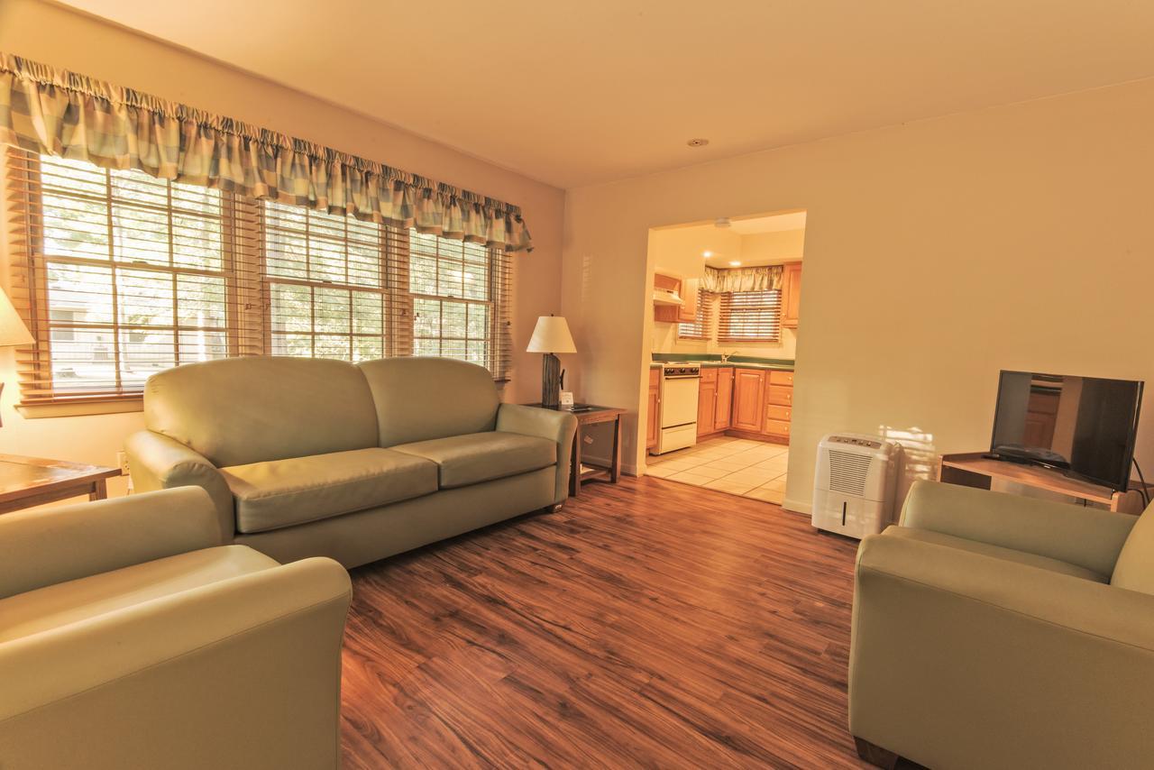 Two-Bedroom Standard Cottage Two Baths