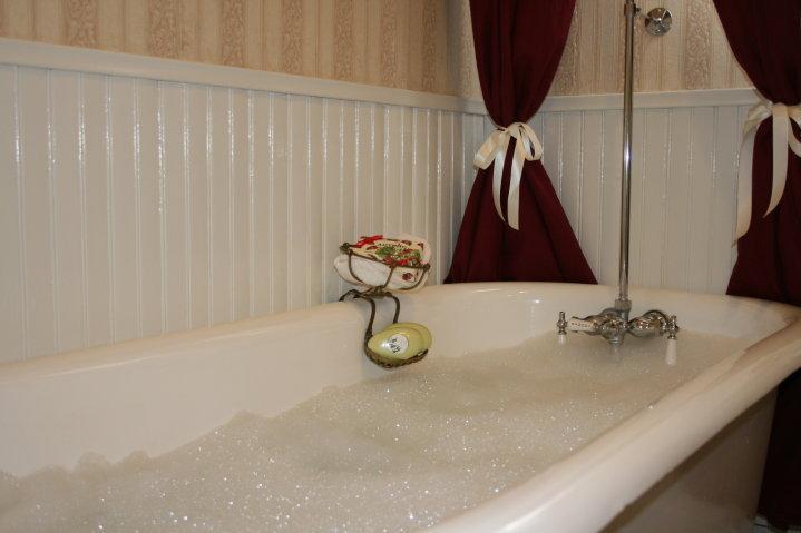 Honeymoon House,1613439056:JPEG