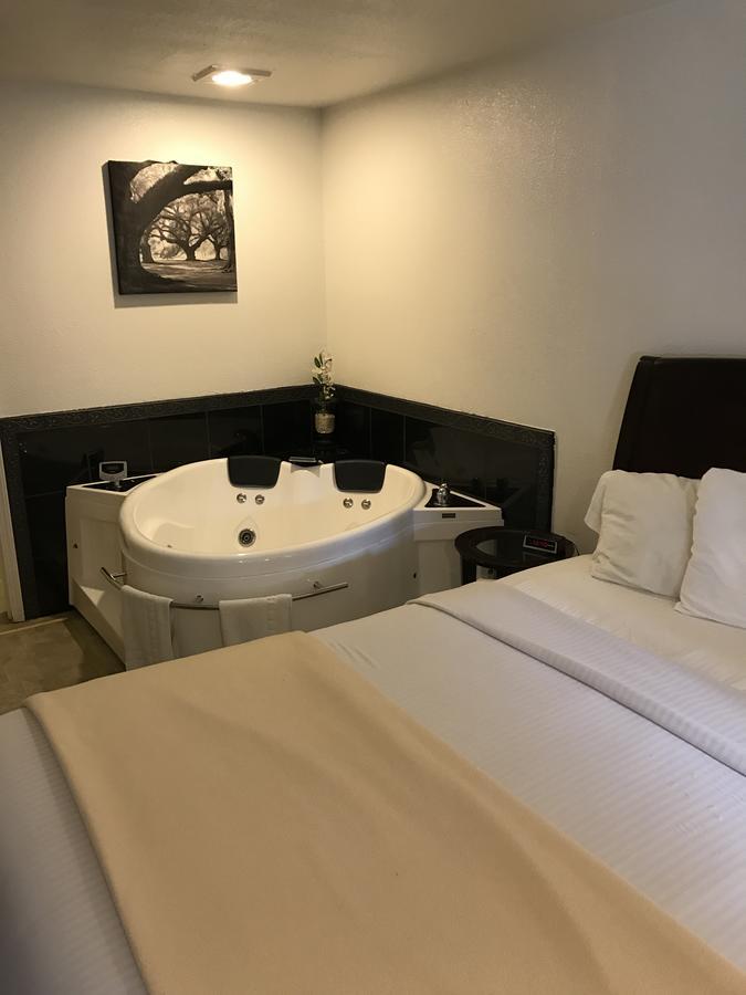 King Room with Spa Bath