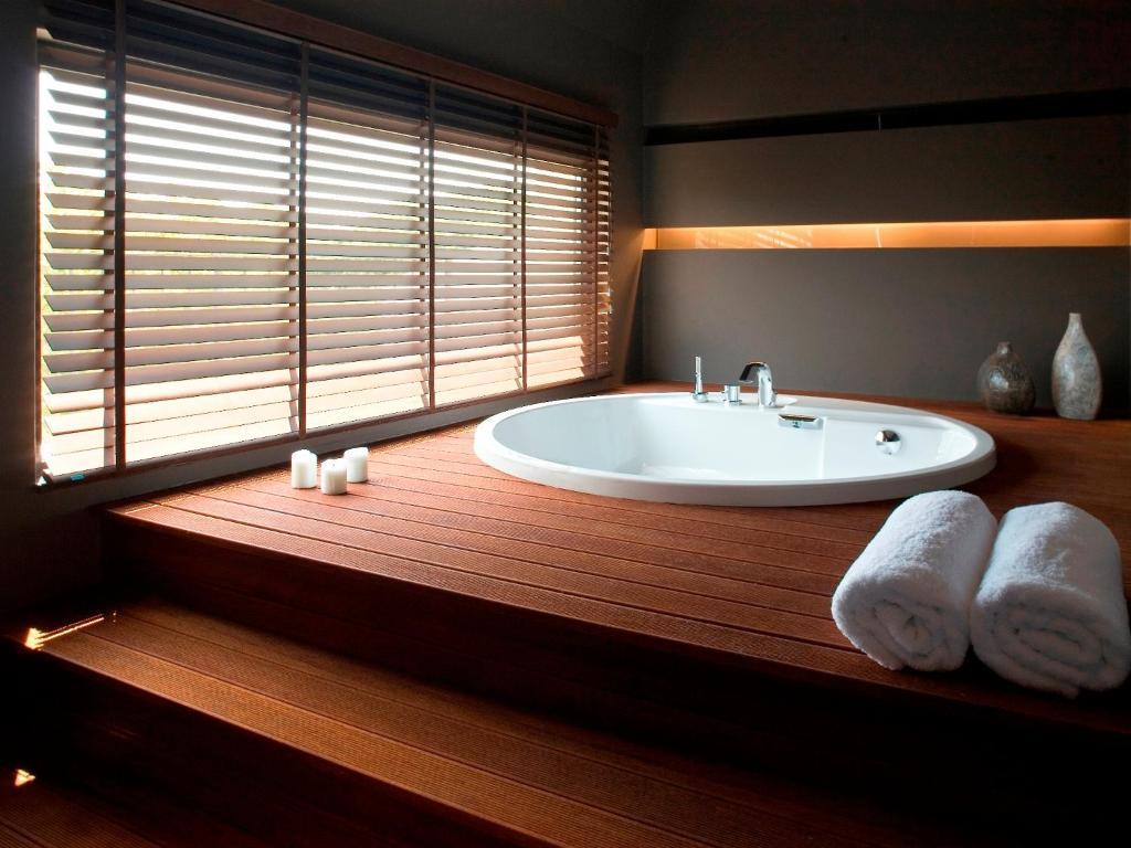 Large Suite