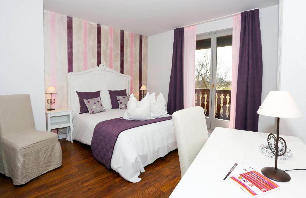 Chambre Confort 1 à 2 personnes – Vue sur vignes