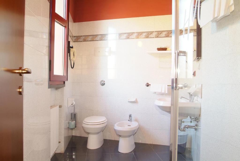 Single Room,62919976:JPEG