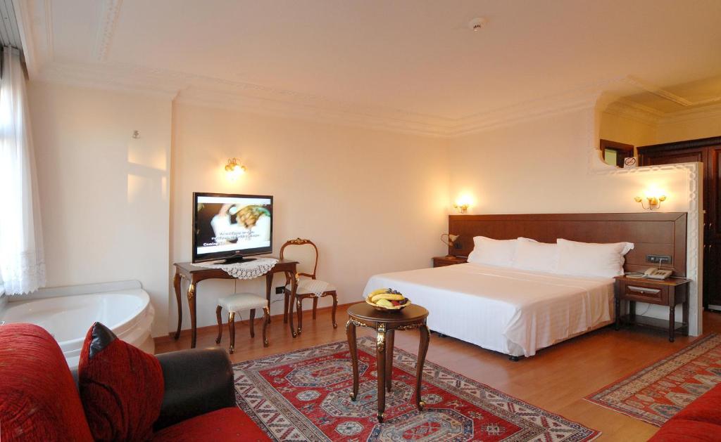 Deluxe Suite