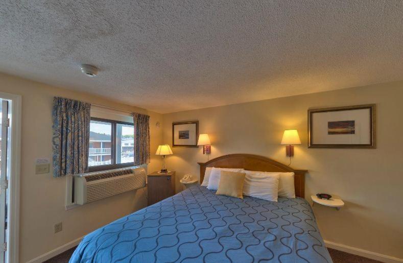King Room with Sofa Bed