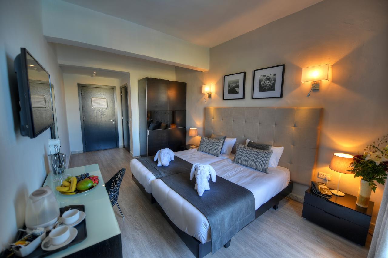 Chambre Double ou Lits Jumeaux avec Vue sur la Mer et Balcon