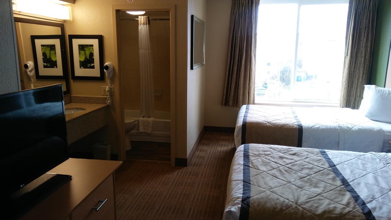 Deluxe Studio 2 Double Beds Non-Smoking,630554037:JPEG