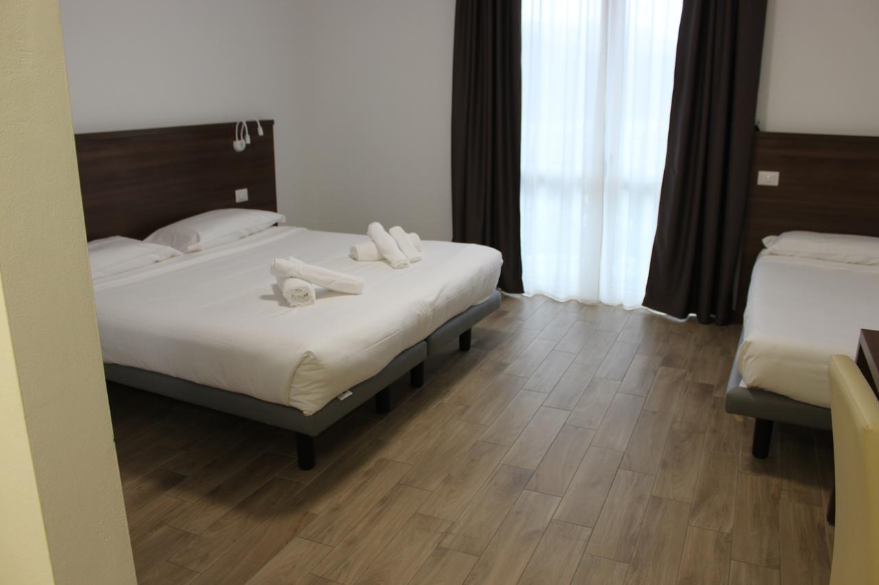 Triple Room Terrace Lake View