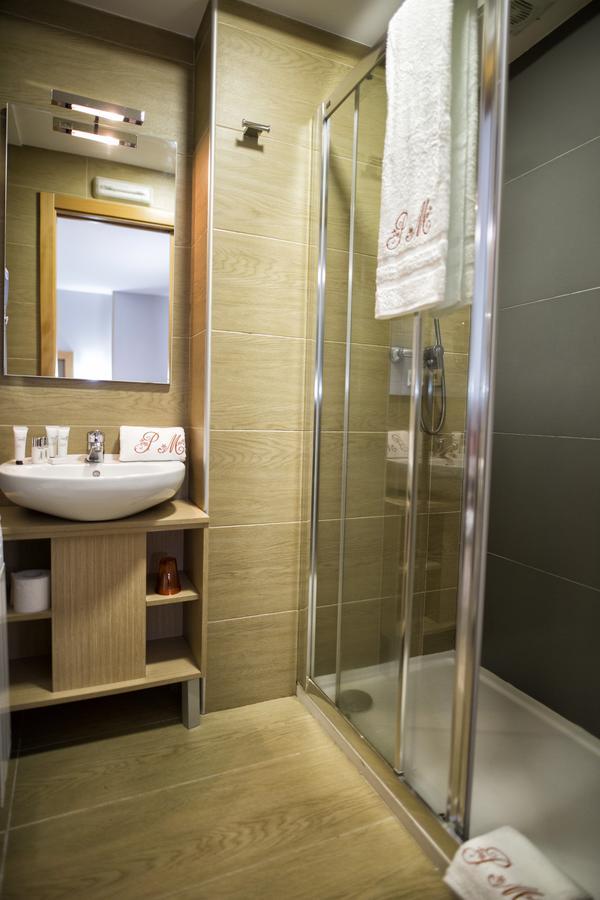 Family Room Private Bathroom