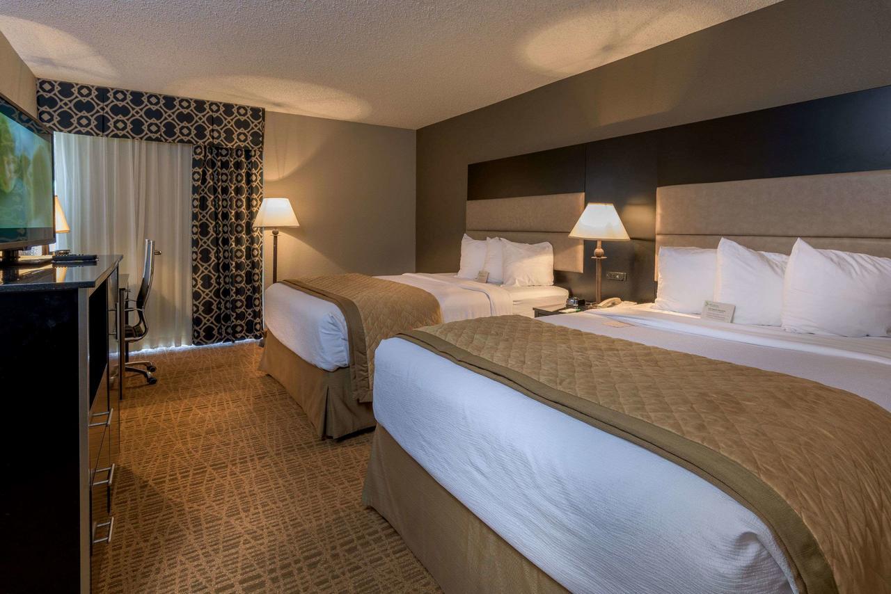Queen Room with 2 Queen Beds, Mobility Accessible Room, Bathtub w/ Grab Bars, Non-Smoking