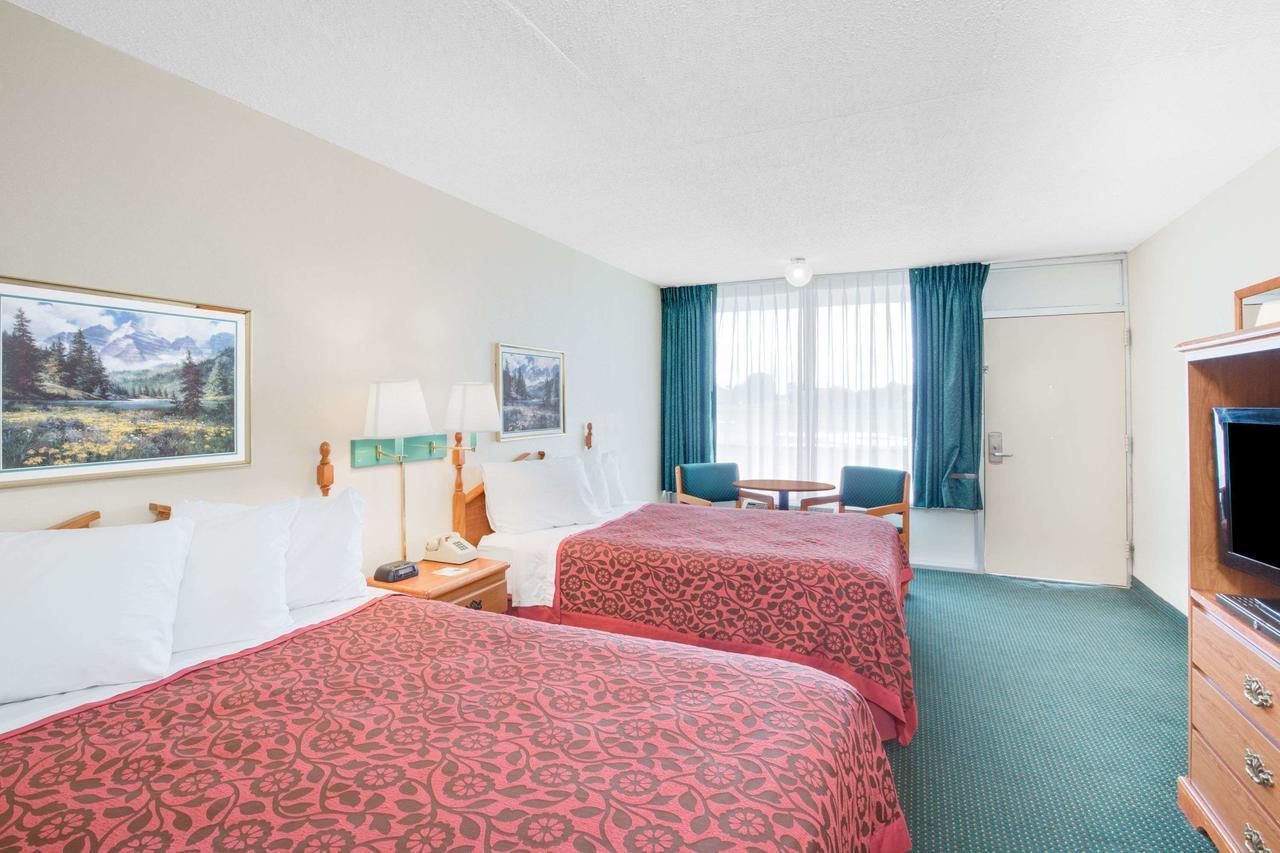 Double Room with Two Double Beds - Smoking