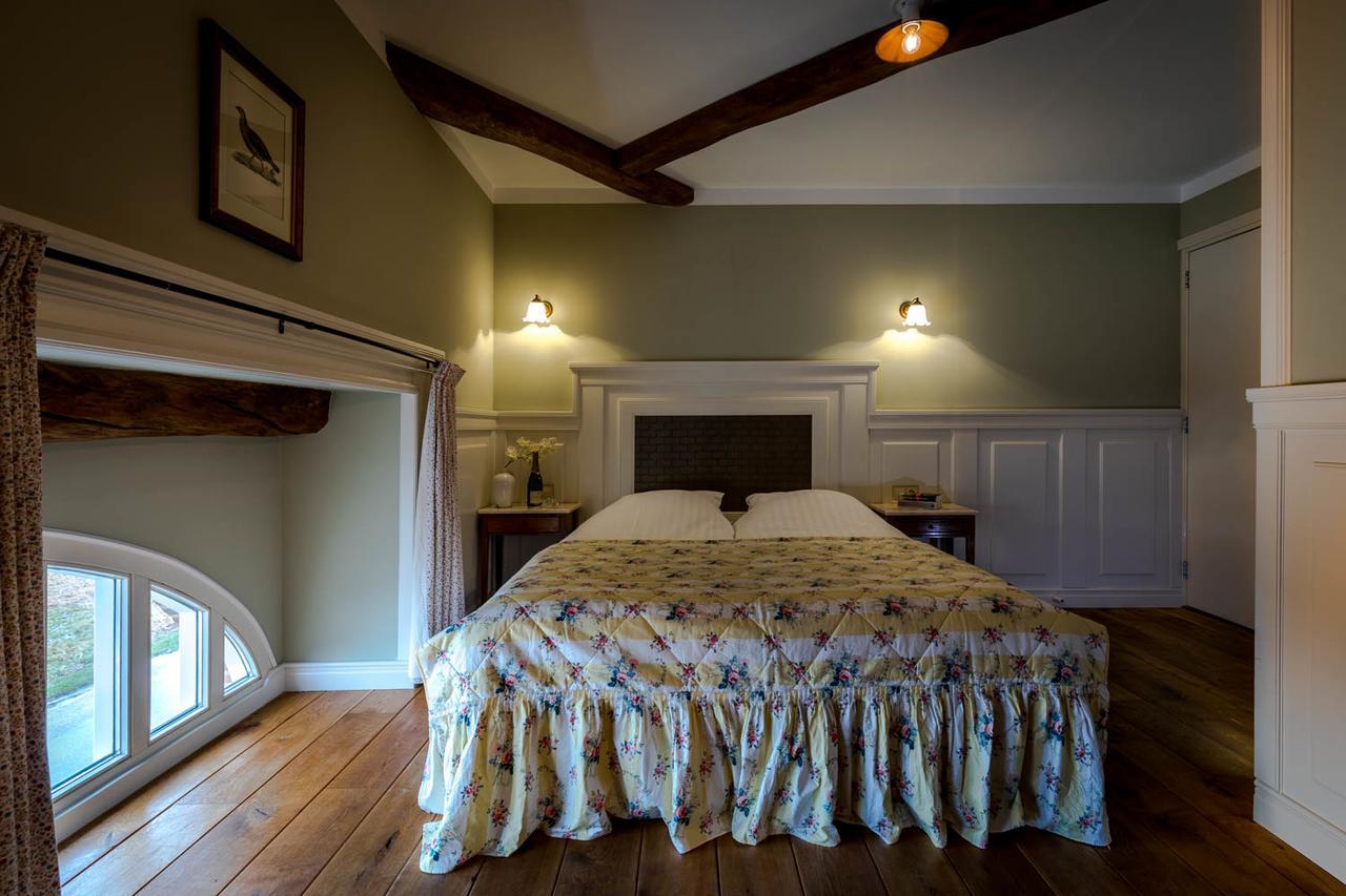 Twin Room Bathroom