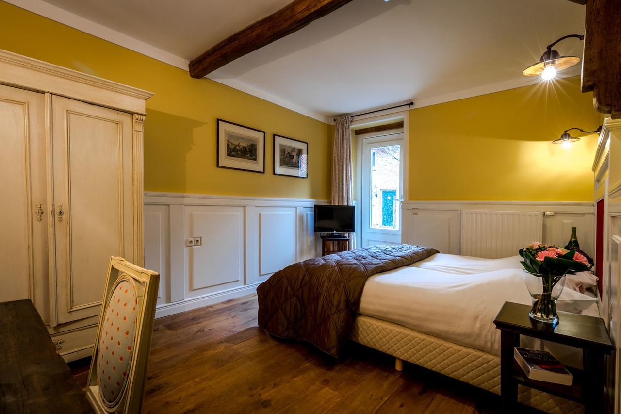 Twin Room Bathroom