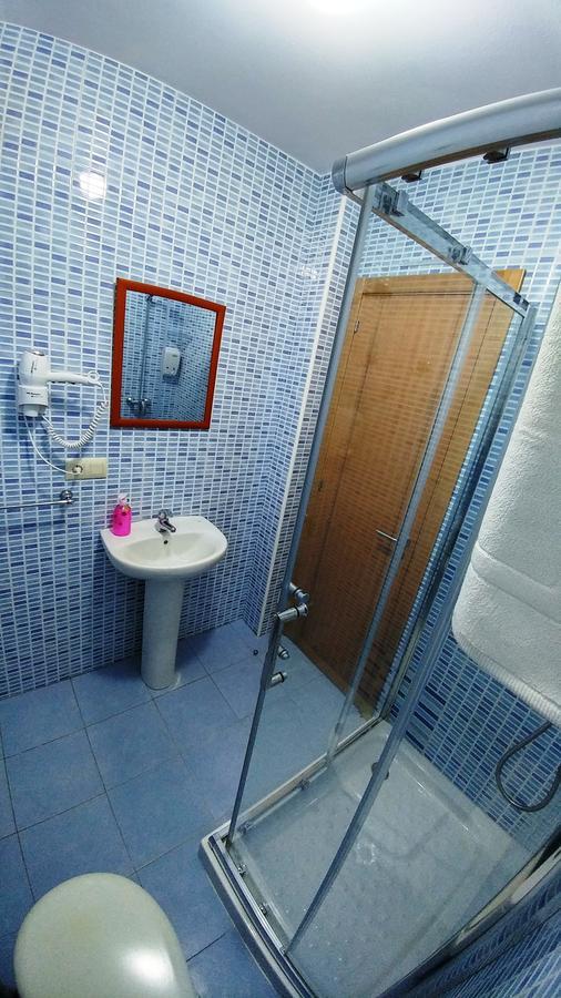 Habitación Estándar con baño compartido - 2 camas