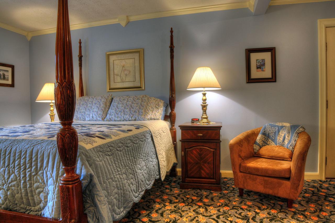 Standard Queen Room