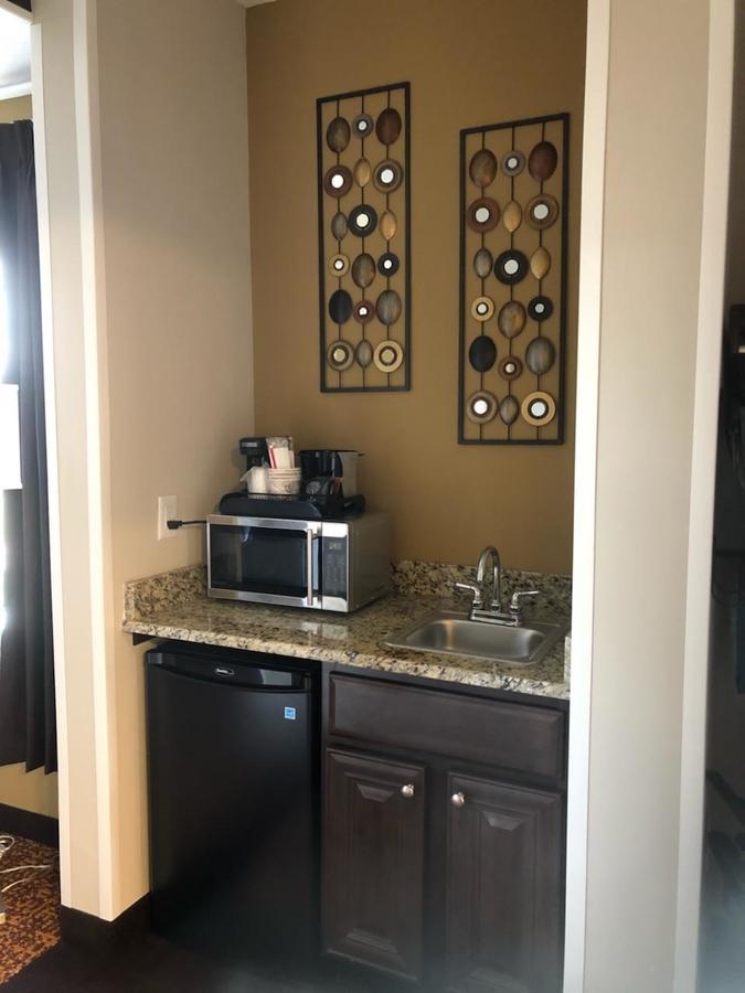 King Room or Wet Bar Non-Smoking