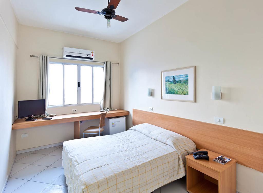 Quarto Duplo