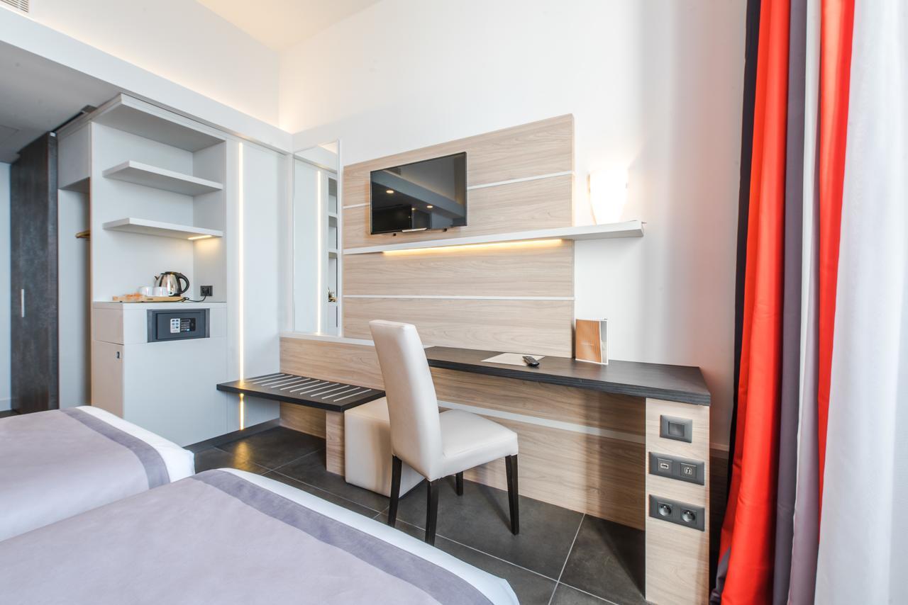 Twin Room with Sea View
