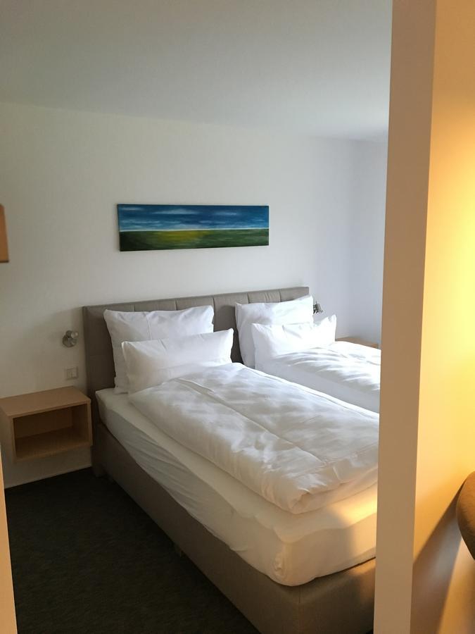 Deluxe Room,1663777000:JPEG
