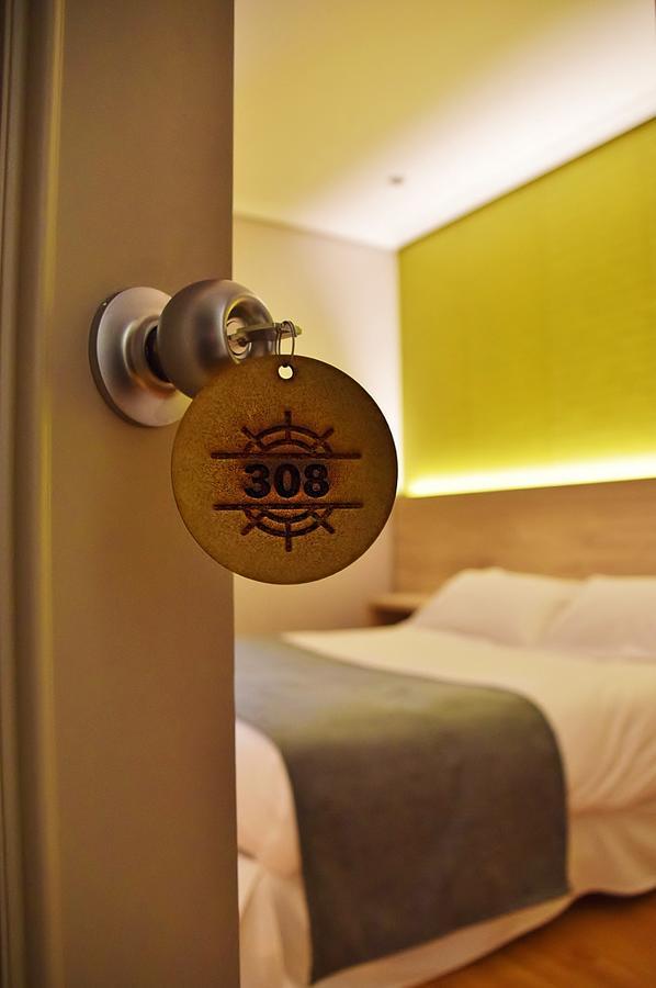 Single Room,643400142:JPEG