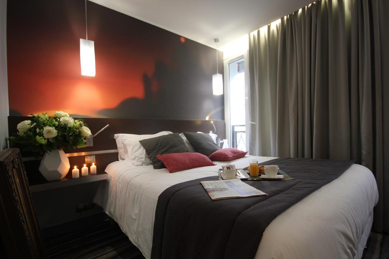 2 Adjoining Double Rooms