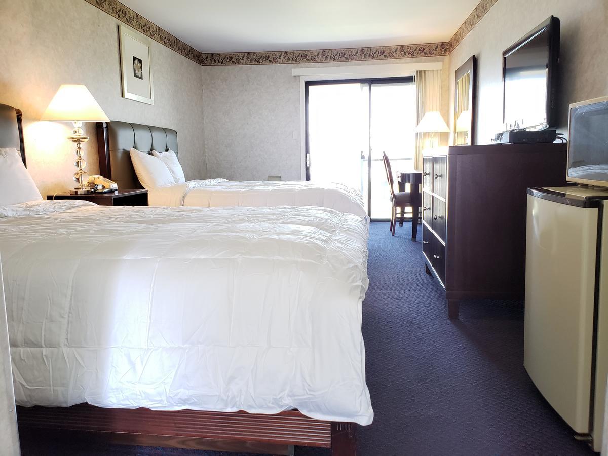 Standard Queen Room with Two Queen Beds - Non Smoking