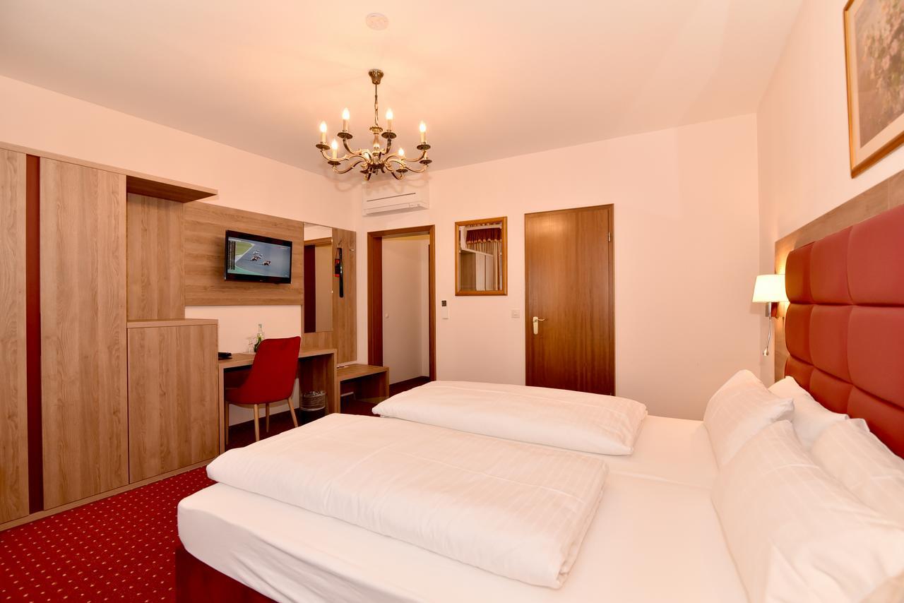 Double Room Air-Conditioning