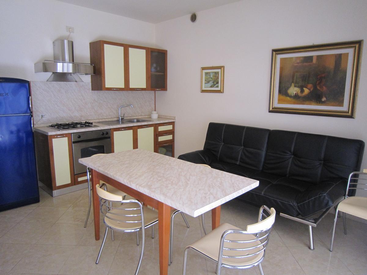 Two-Bedroom Apartment,645155274:JPEG