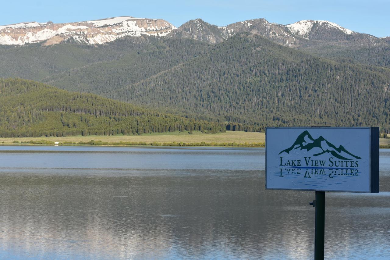 Suite with Lake View