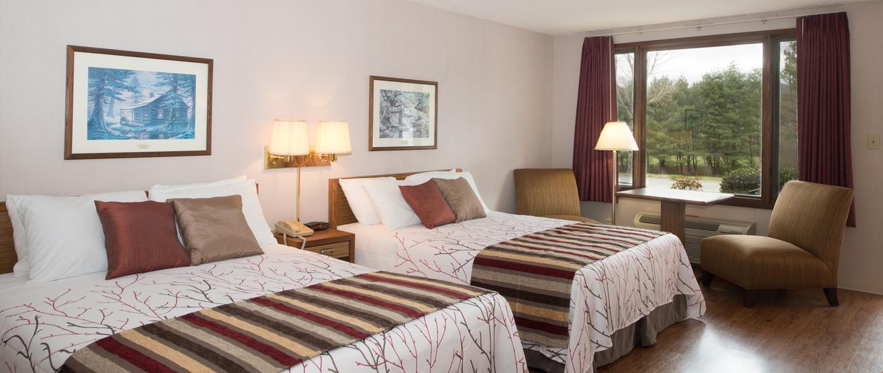 Deluxe Queen Room with Two Queen Beds - Non-Smoking
