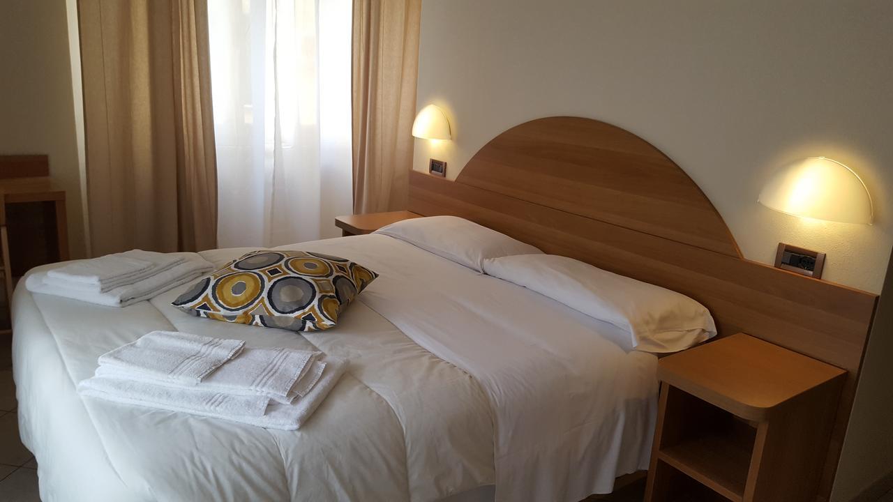 Classic Single Room,744512782:JPEG