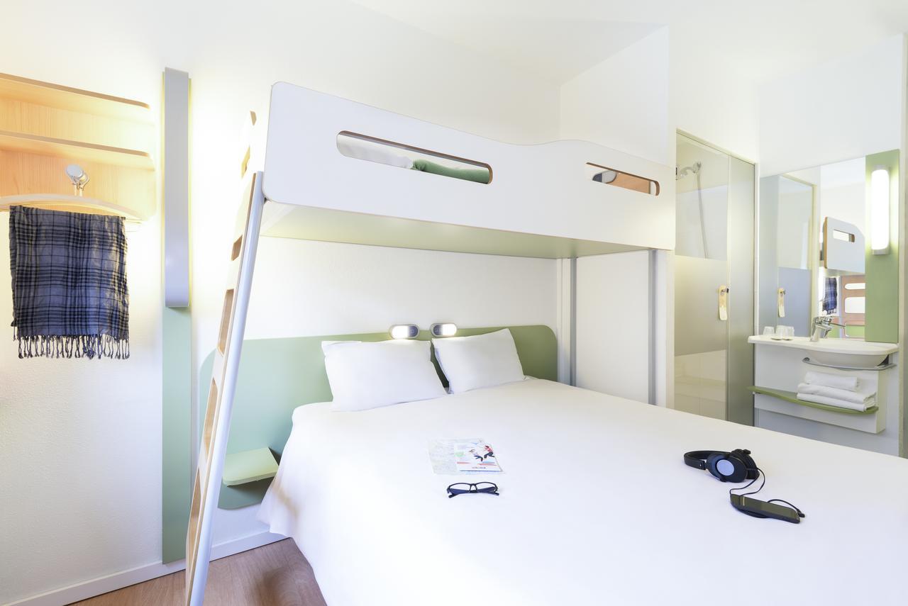 Triple Room One Double Bed One Bunk Bed,1705008267:JPEG