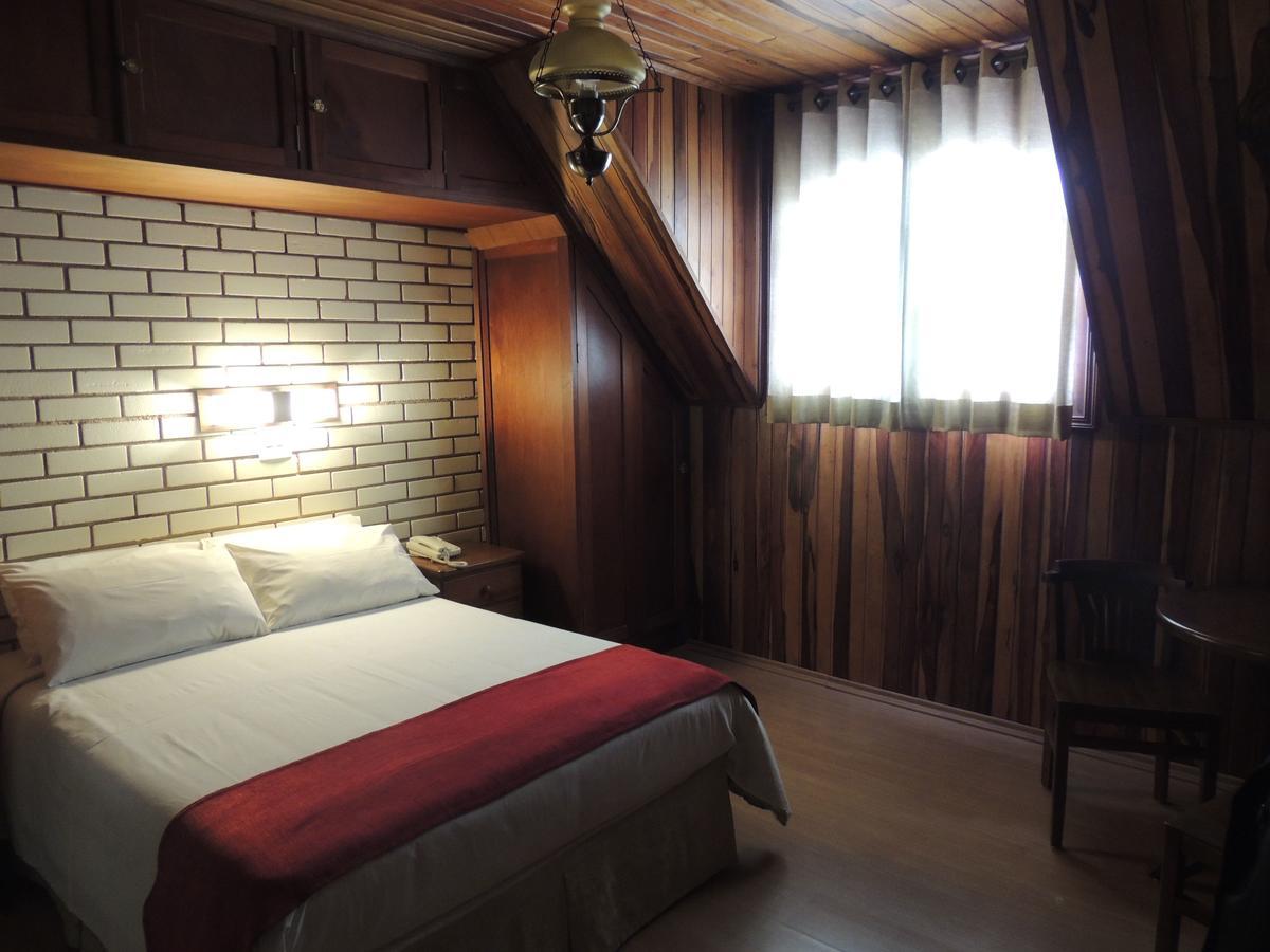 Quarto Duplo