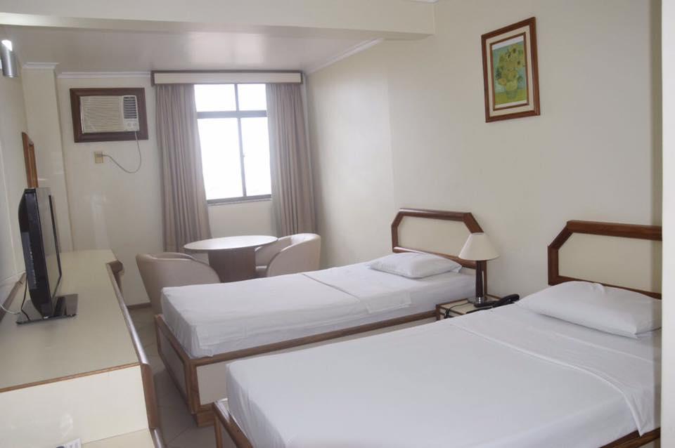 Quarto Econômico com 2 Camas de Solteiro