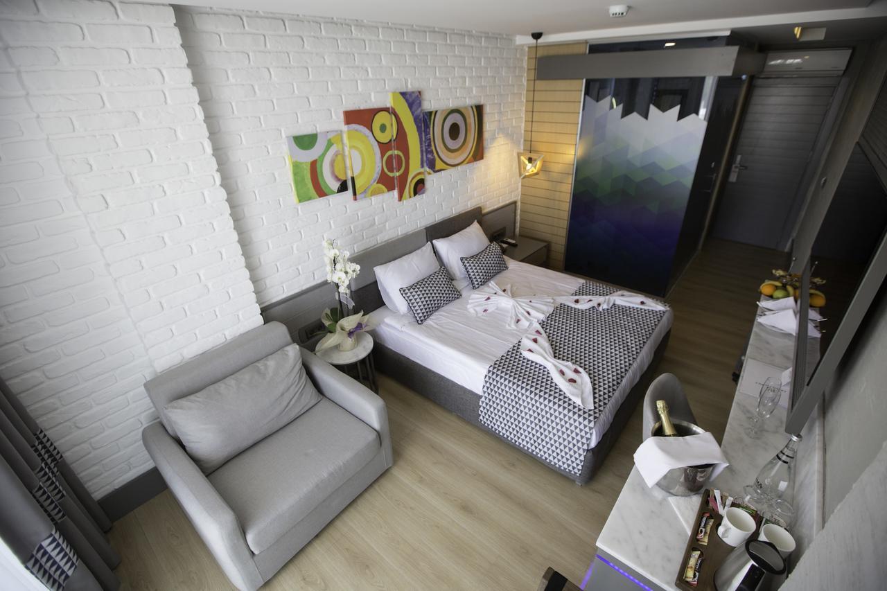 Comfort Room with Balcony
