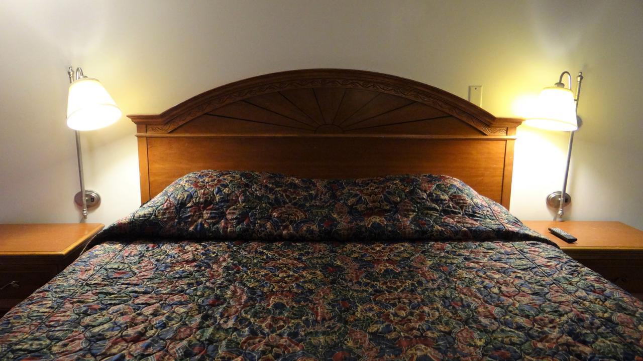Deluxe King Room,653538909:JPEG
