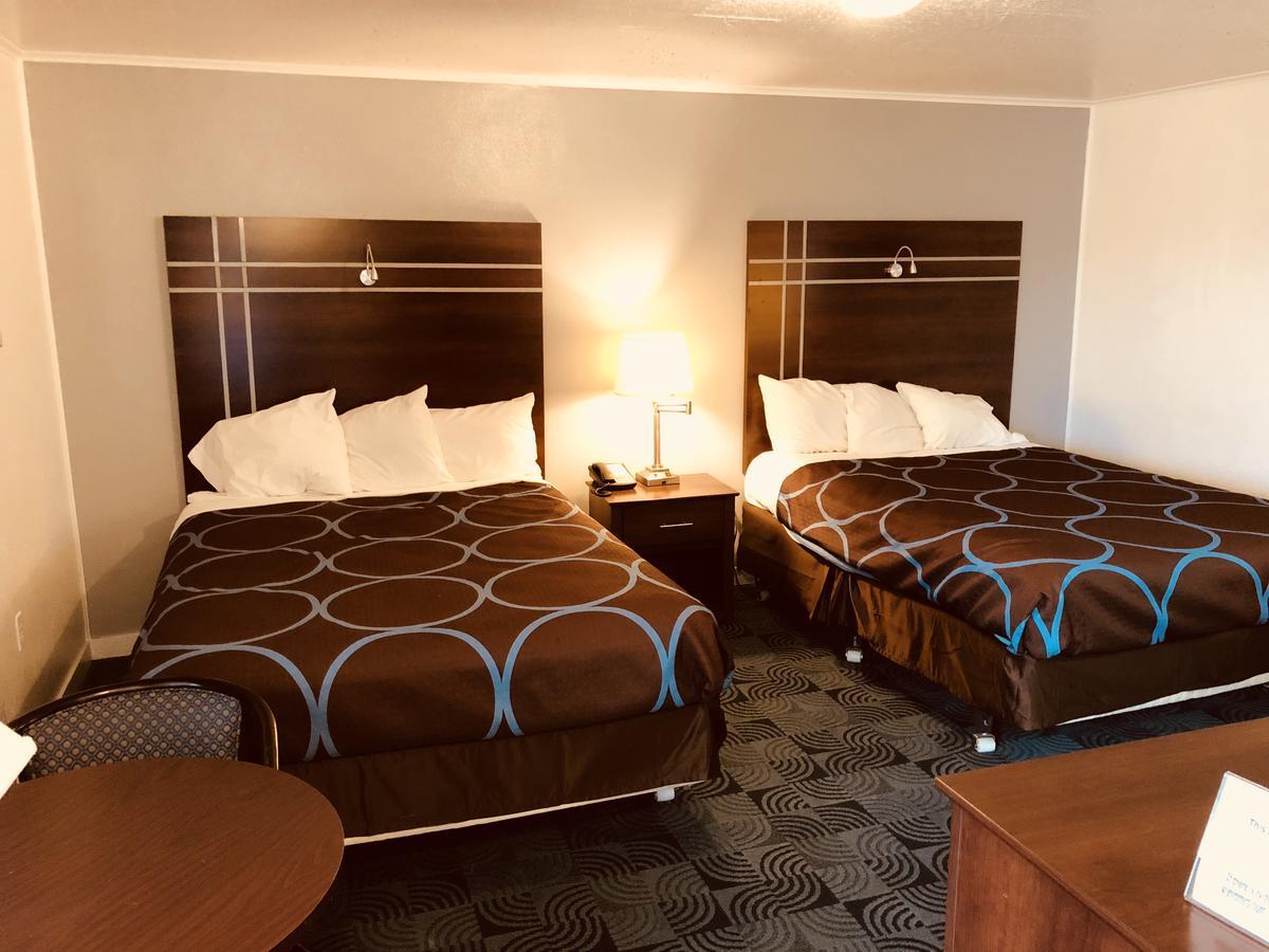 Queen Room Two Queen Beds