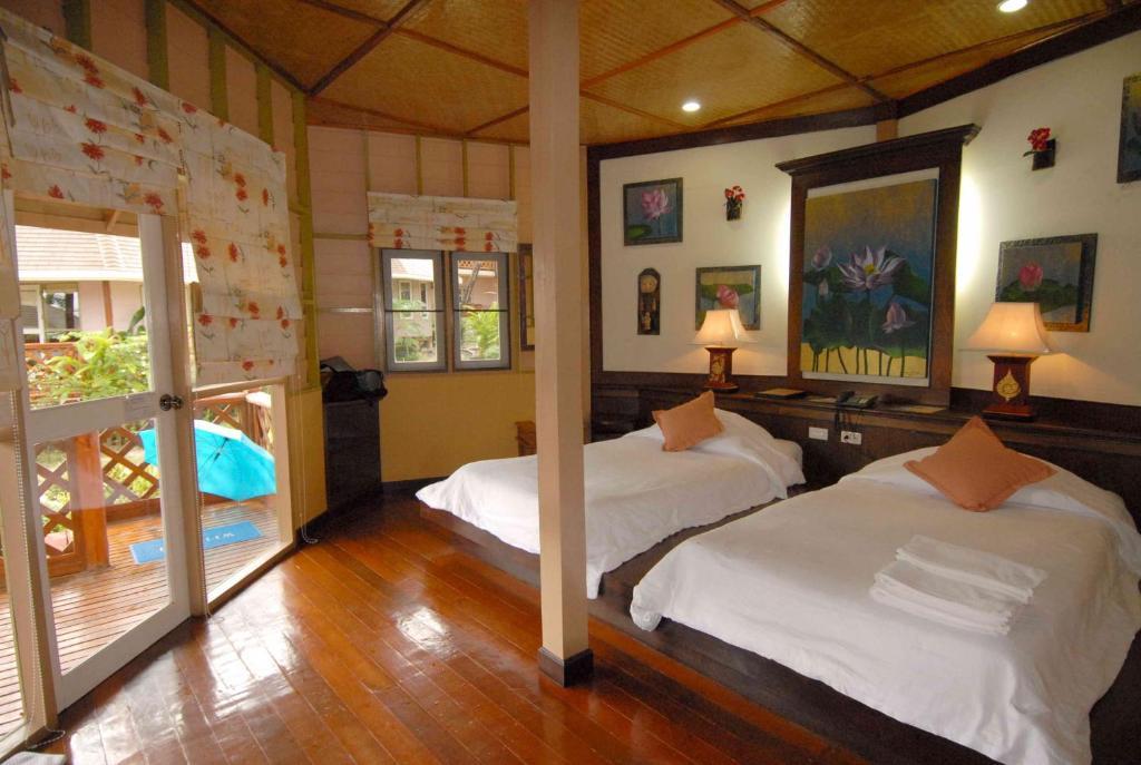 Deluxe Double or Twin Room Pool View