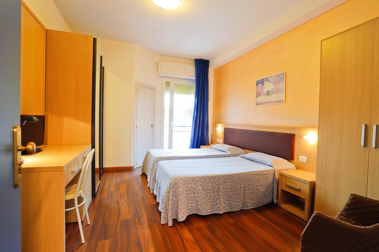 Double or Twin Room,656691240:JPEG